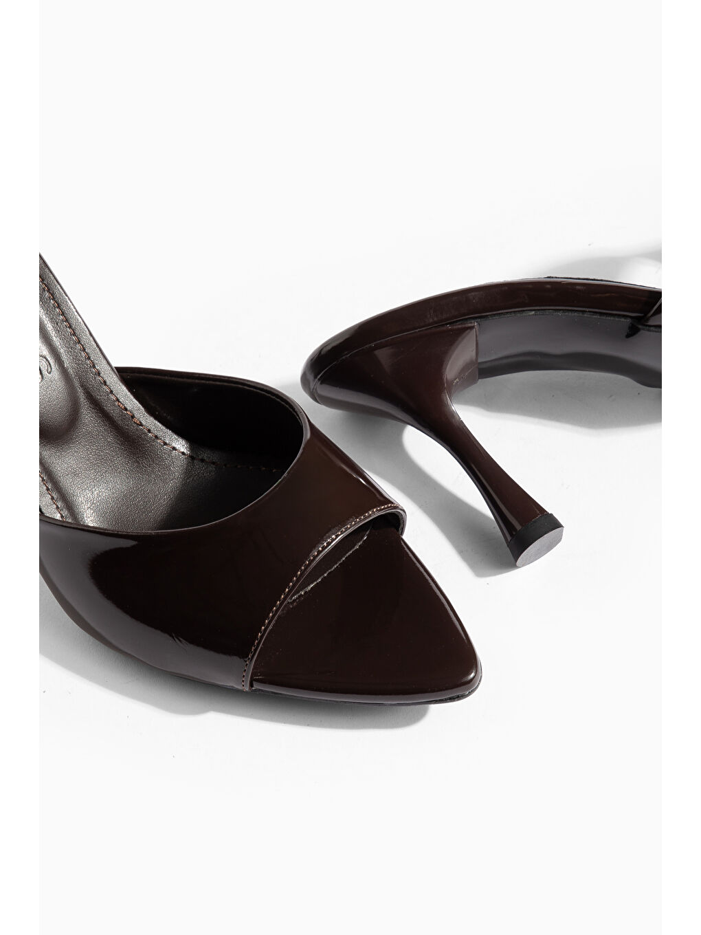 Kahverengi Edissa Günlük Ortopedik Kadın Klasik Topuklu Terlik-1