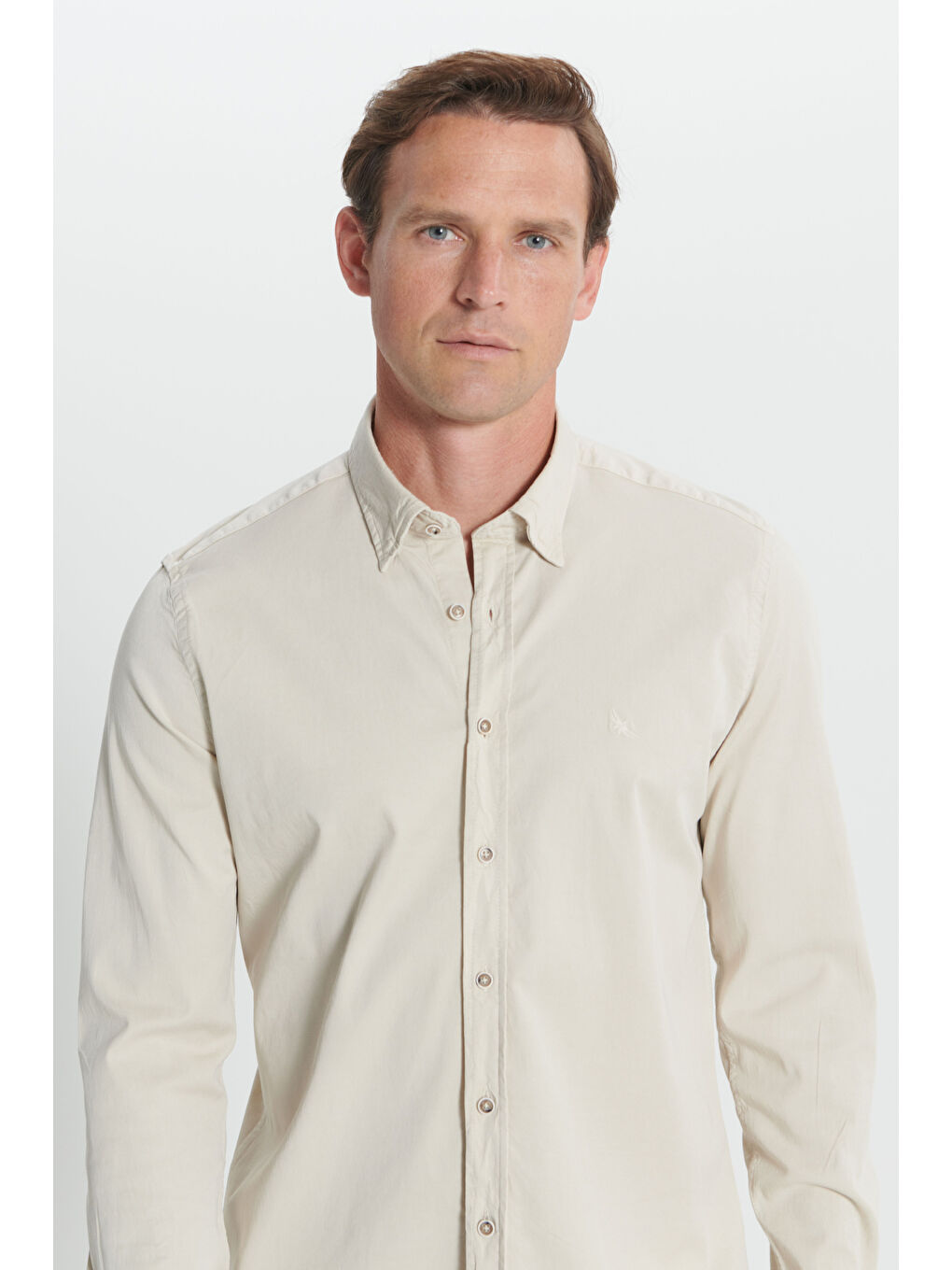 Erkek Bej Slim Fit Dar Kesim Gizli Düğme Yaka Pamuklu Gömlek-3