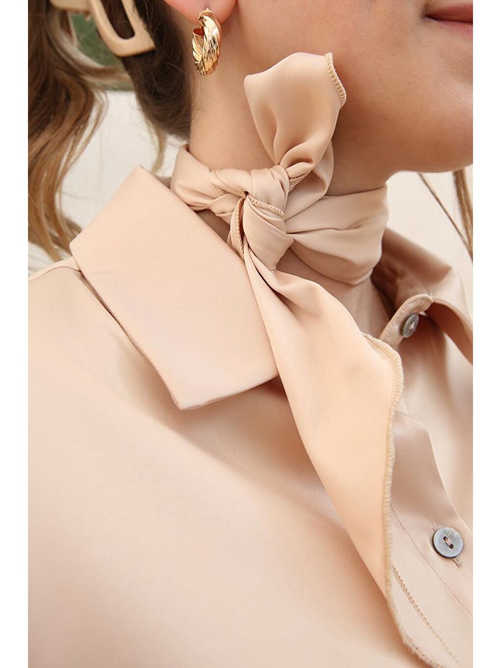 Bej Taş-Saten Üçgen Çok Kullanımlı Fular-1