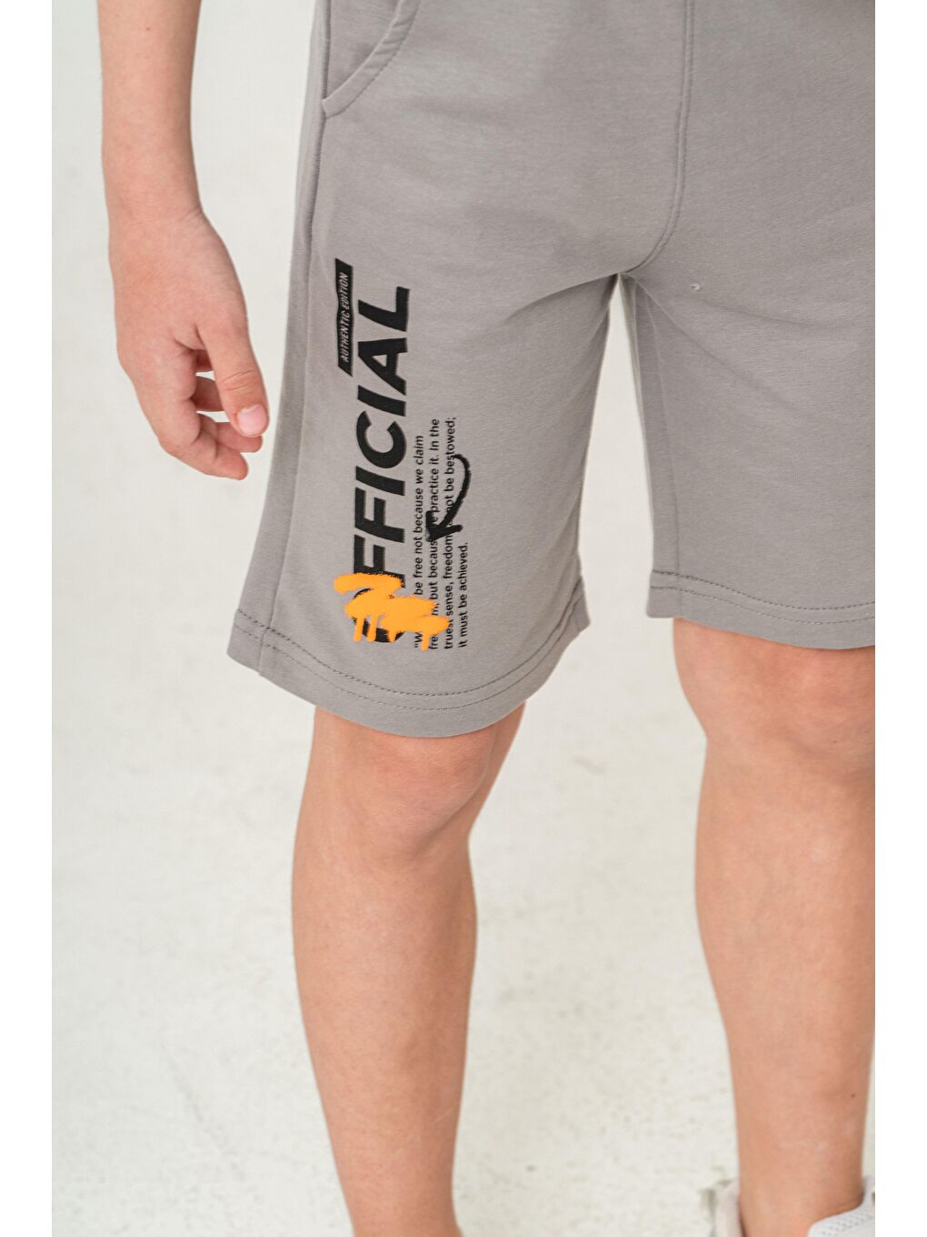 Gri Offical Baskılı Kargo Cepli Erkek Çocuk Şort-5