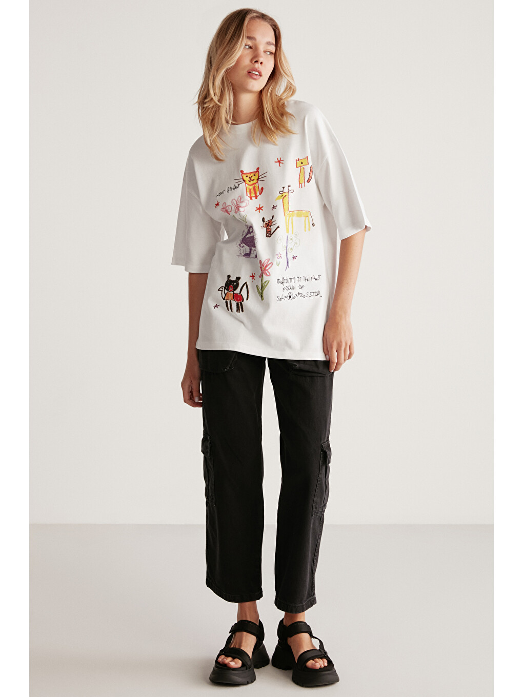 Beyaz MILLIE Kadın %100 Organik Pamuklu Oversize Kalıp Bol Kesim Baskı ve Nakış Detaylı BEYAZ T-Shirt-3