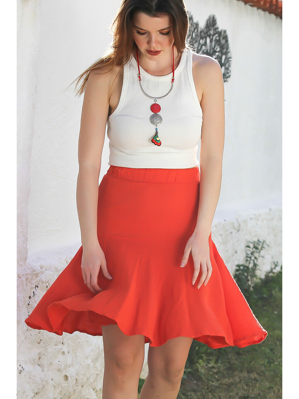 Kırmızı Narçiçeği Yıkamalı Kloş Kesim Kuşaklı Casual Müslin Dokuma Şort Etek 60 55-3