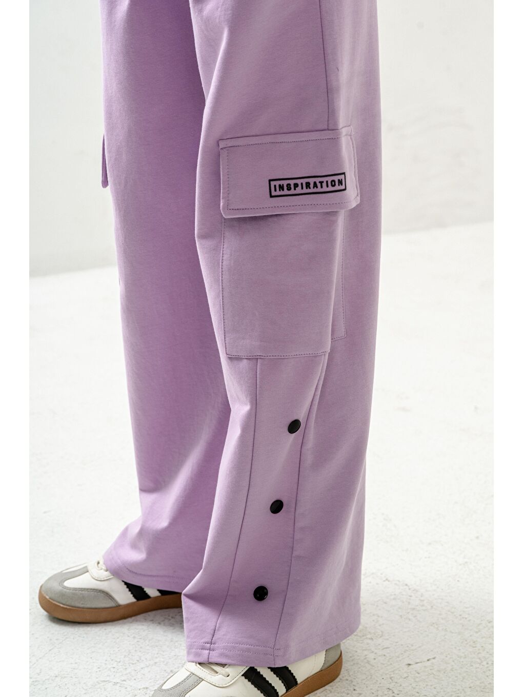 Lila Kargo Cepli Paçalar Rivetli Cep Kapagı Inspiration Baskılı Kız Çocuk Eşofman Altı-5