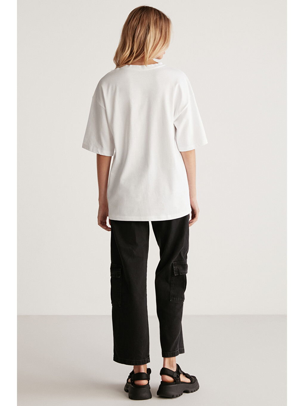 Beyaz MILLIE Kadın %100 Organik Pamuklu Oversize Kalıp Bol Kesim Baskı ve Nakış Detaylı BEYAZ T-Shirt-4