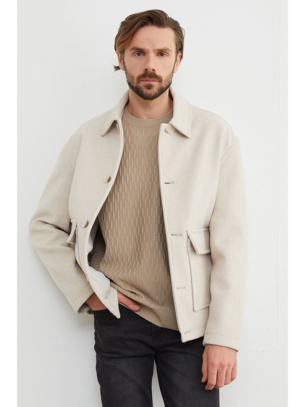 Bej Düğmeli Çift Cepli Gömlek Yaka Kaşe Kaban