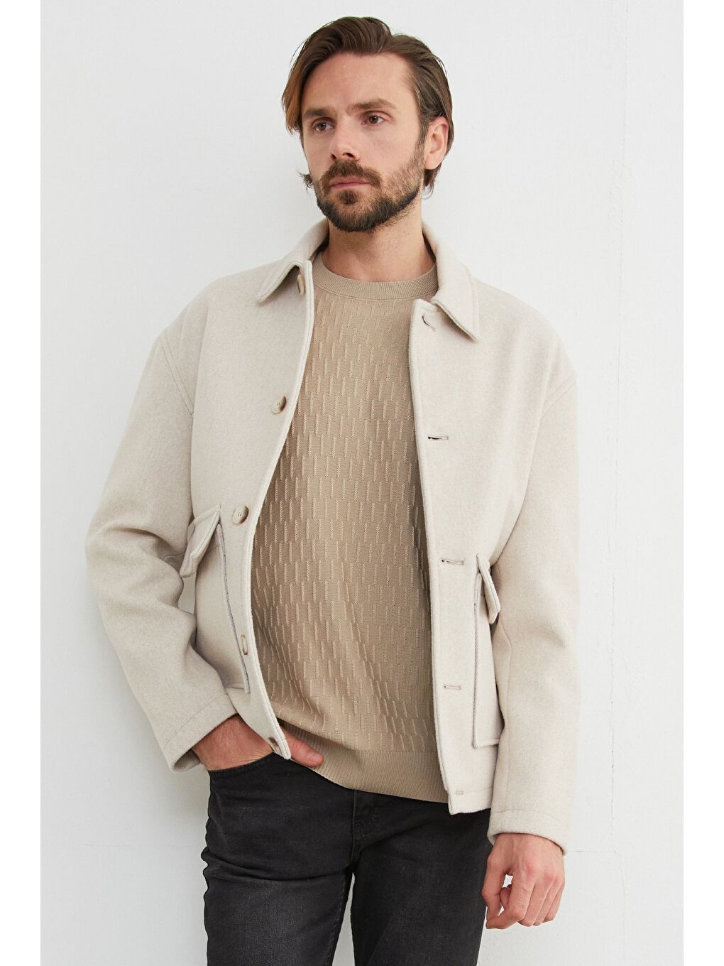 Bej Düğmeli Çift Cepli Gömlek Yaka Kaşe Kaban-1