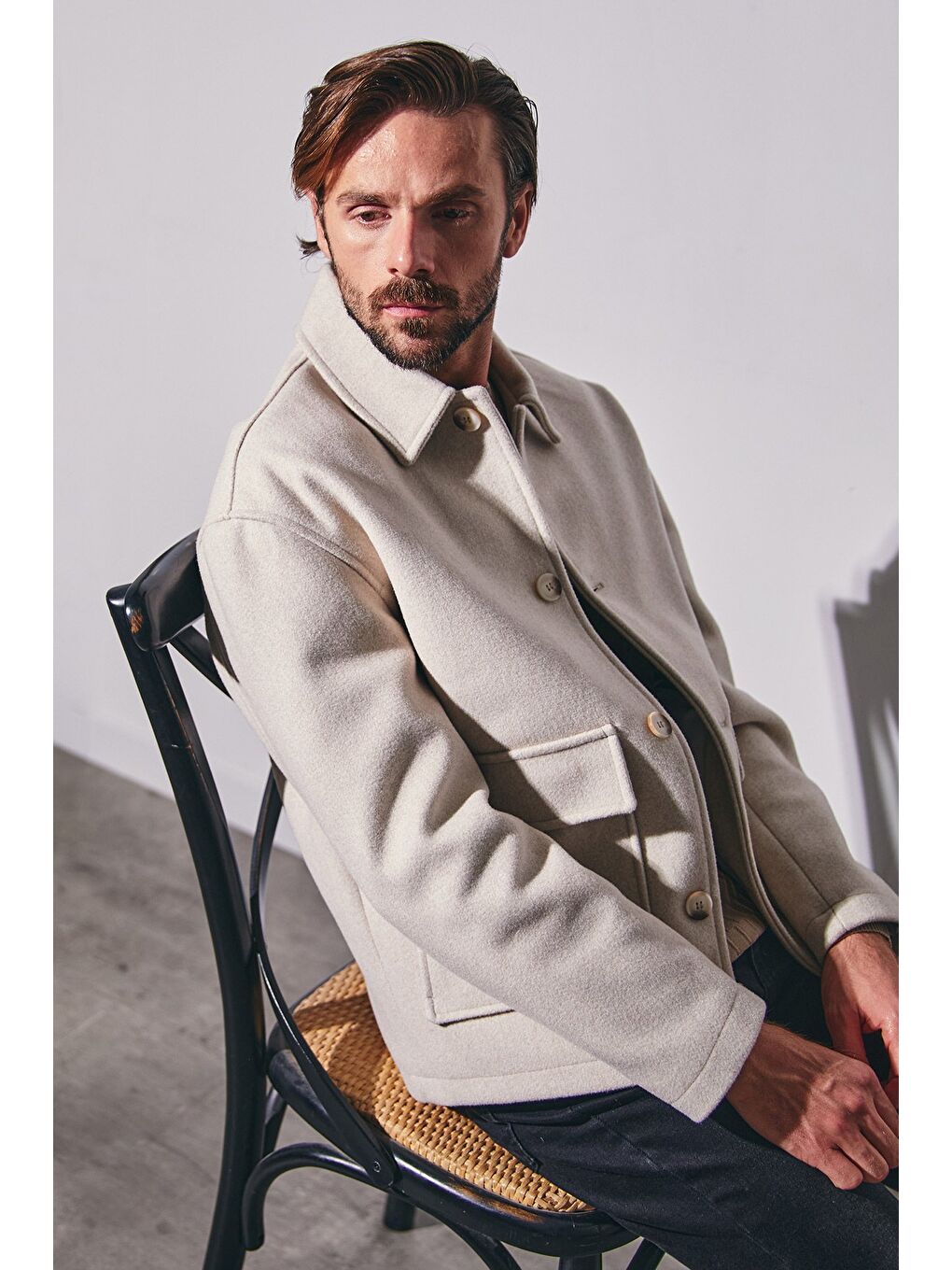 Bej Düğmeli Çift Cepli Gömlek Yaka Kaşe Kaban-2