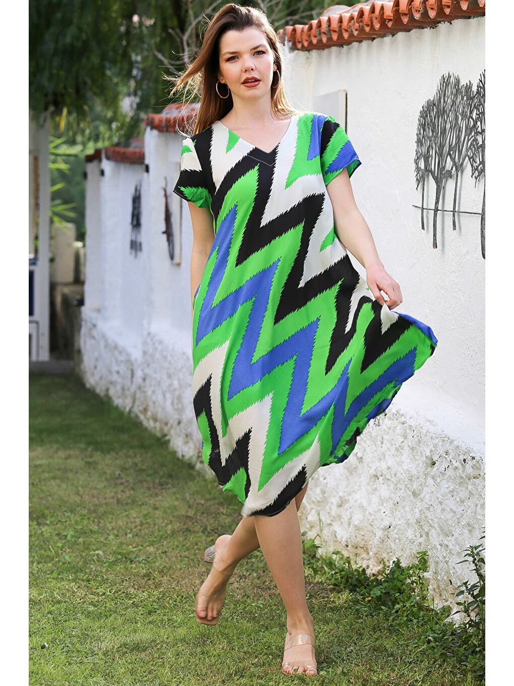 Yeşil V Yaka Düşük Kol Allover Baskılı Casual Viskon Dokuma Elbise 115 66-3