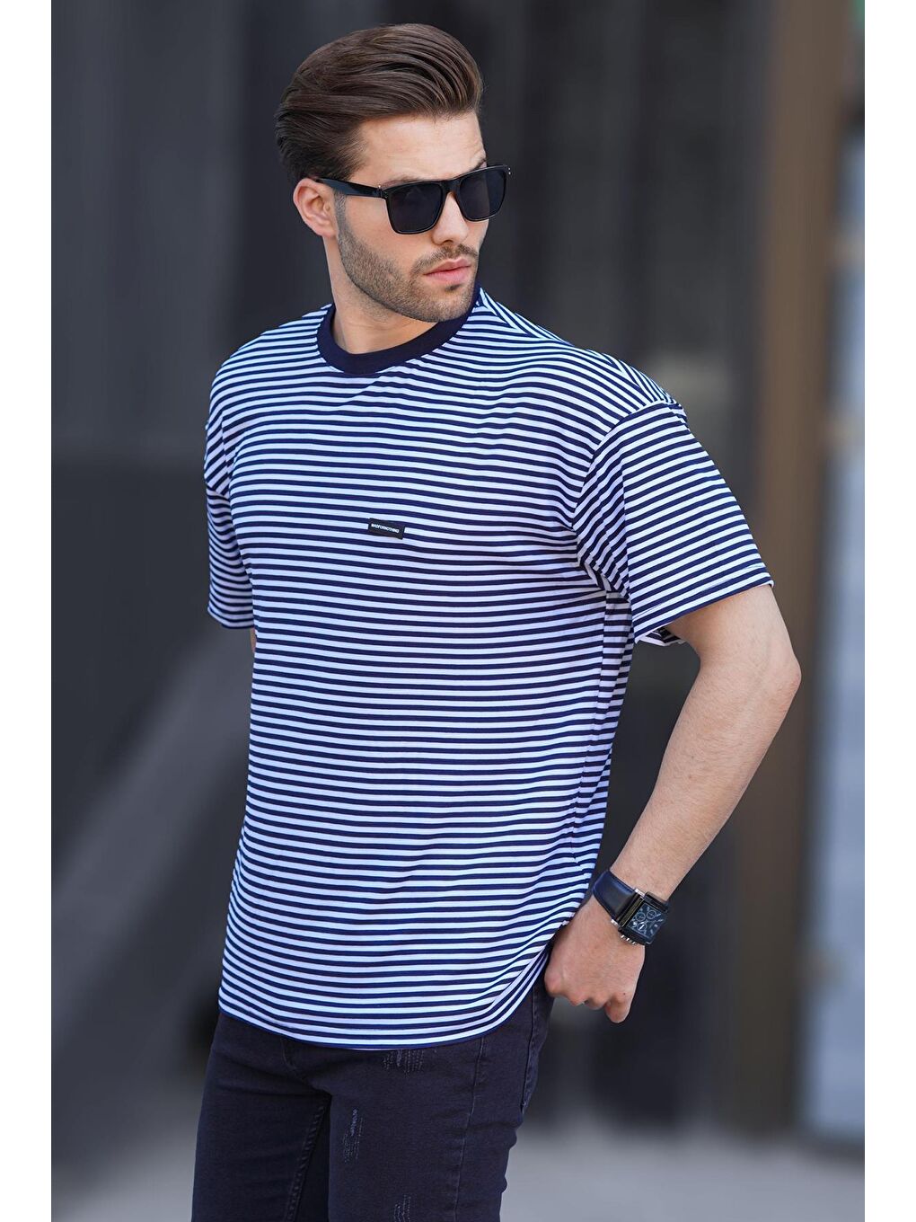 Lacivert Bisiklet Yaka Çizgili Kısa Kollu Arma Detaylı Erkek T-Shirt 7031