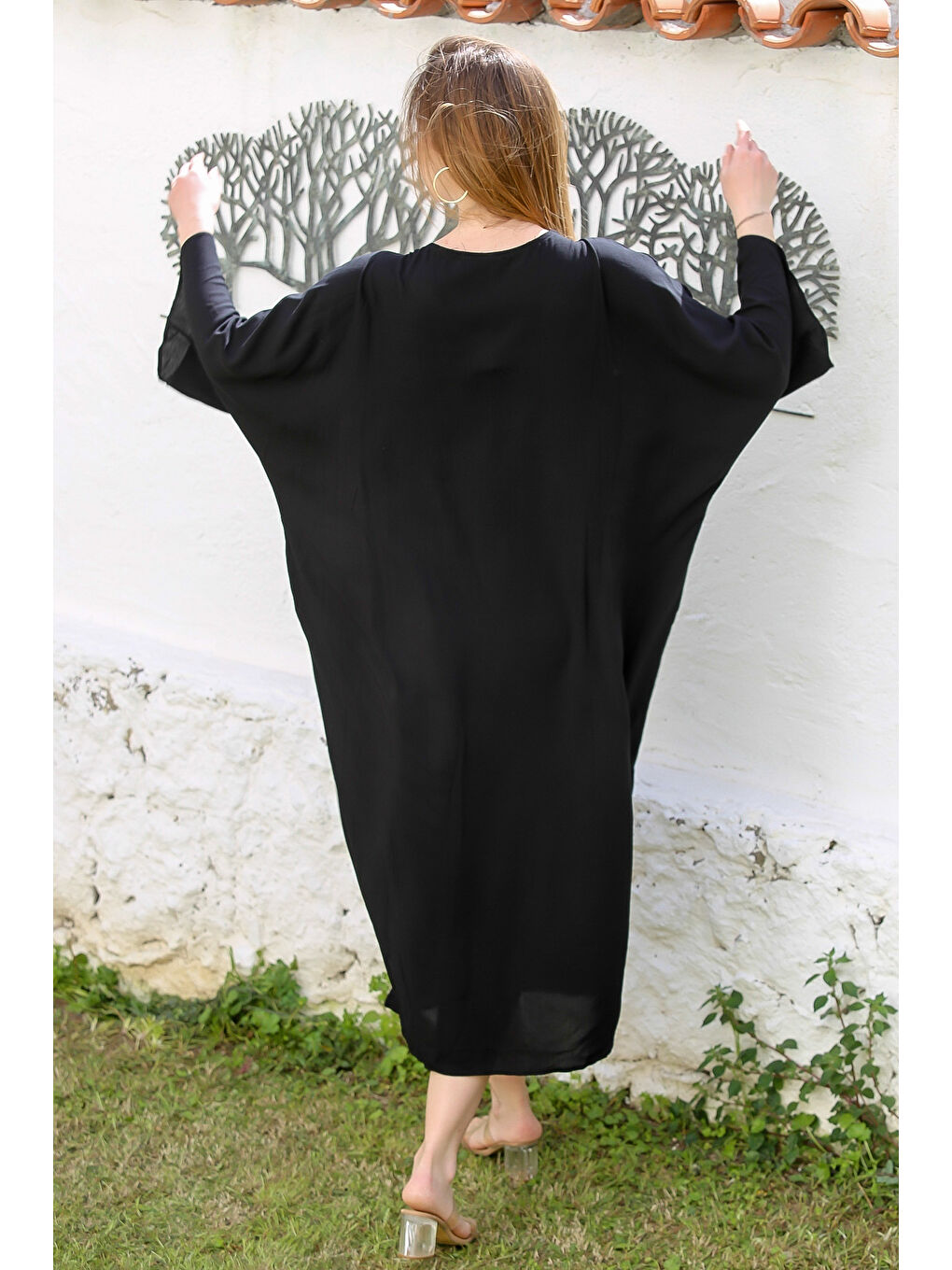 Siyah V Yaka Yarasa Kol Düğmeli Gizli Cepli Nakışlı Casual Viskon Dokuma Elbise 140 90-4