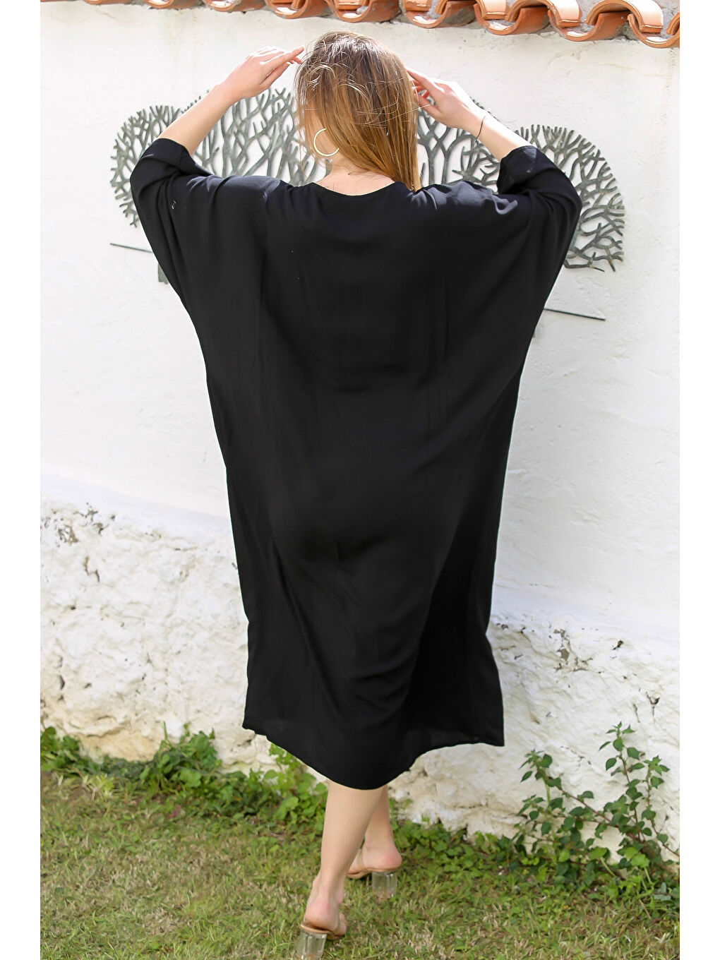 Siyah V Yaka Yarasa Kol Düğmeli Gizli Cepli Nakışlı Casual Viskon Dokuma Elbise 140 90-5