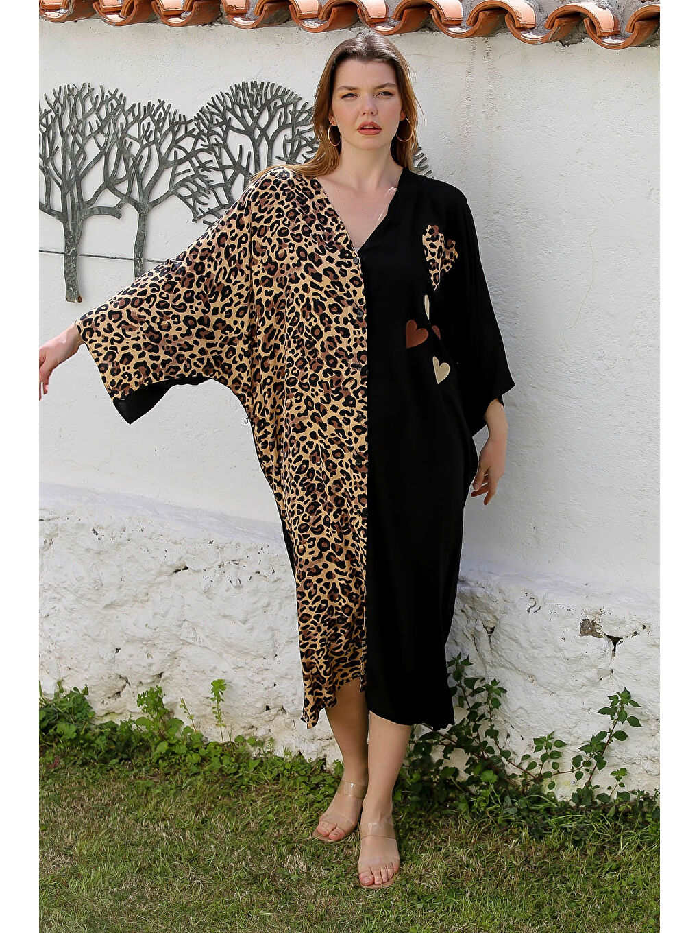 Siyah V Yaka Yarasa Kol Düğmeli Gizli Cepli Nakışlı Casual Viskon Dokuma Elbise 140 95-1