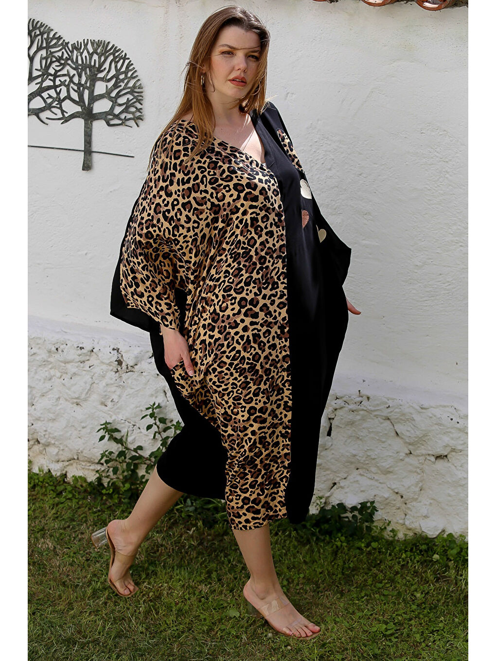 Siyah V Yaka Yarasa Kol Düğmeli Gizli Cepli Nakışlı Casual Viskon Dokuma Elbise 140 95-5