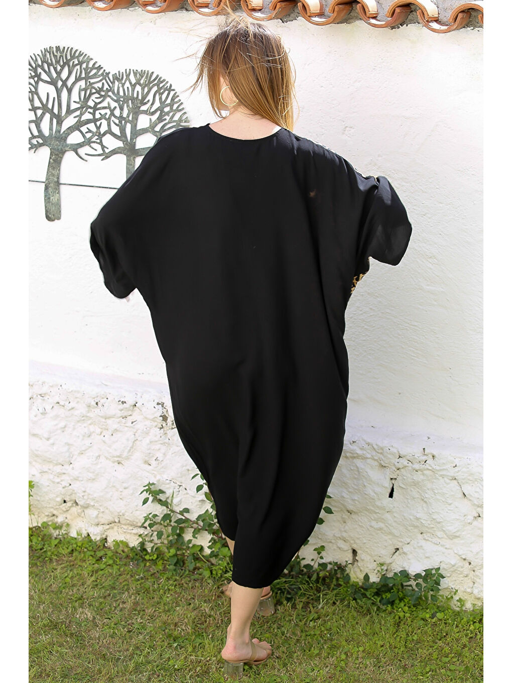 Siyah V Yaka Yarasa Kol Düğmeli Gizli Cepli Nakışlı Casual Viskon Dokuma Elbise 140 95-6