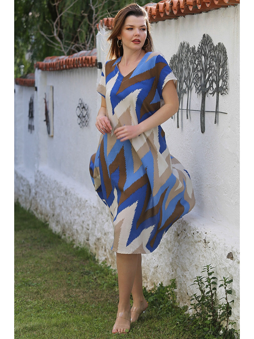 Mavi V Yaka Düşük Kol Allover Baskılı Casual Viskon Dokuma Elbise 115 66