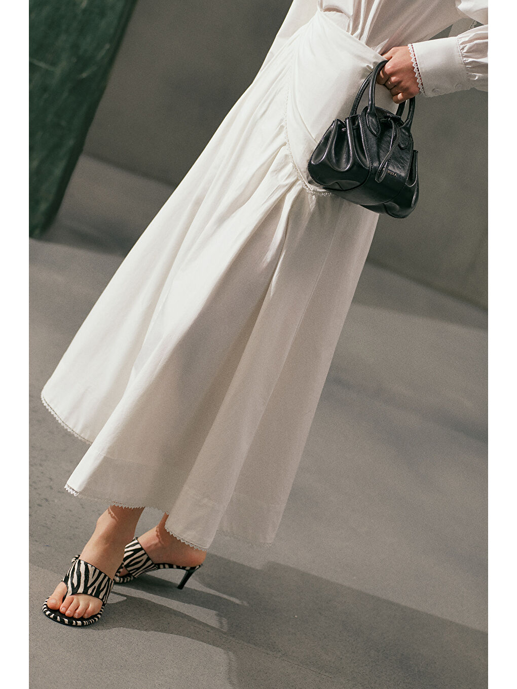 Önü Düğmeli Poplin Etek Ekru-5