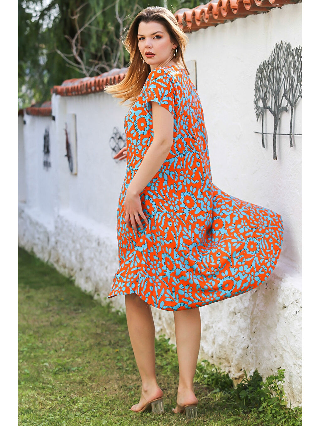 Turuncu-Mavi V Yaka Düşük Kol Allover Baskılı Casual Viskon Dokuma Elbise 115 66-4