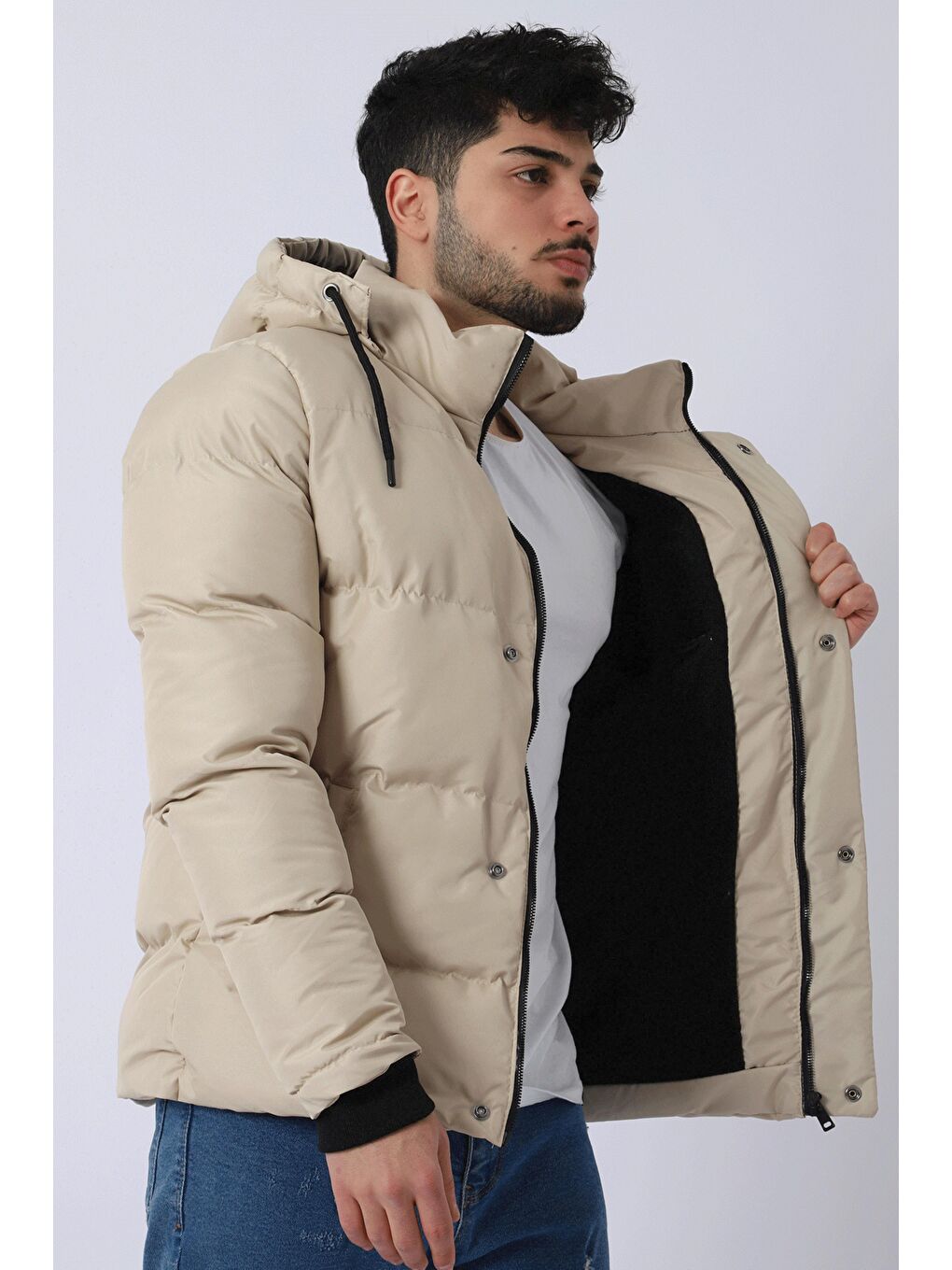 Ekru Çıkarılabilir Kapüşonlu Armalı İçi Kürklü Şişme Mont 2911