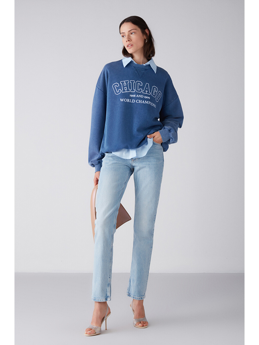 Amelıa Kadın Soluk Efektli Yumuşacık Içi Polarlı Parça Baskılı Şehir Temalı Oversize Mavi Sweatshirt-2