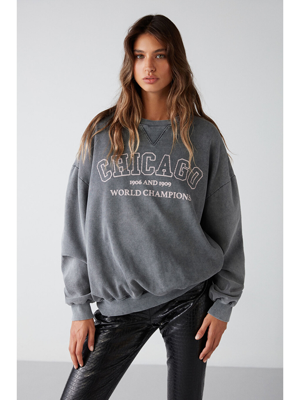 Amelıa Kadın Soluk Efektli Yumuşacık Içi Polarlı Parça Baskılı Şehir Temalı Oversize Antrasit Sweats