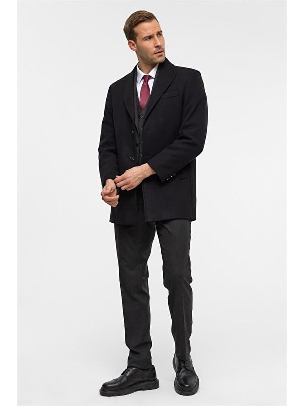 Siyah Slim Düz Sivri Yaka Kaban-2
