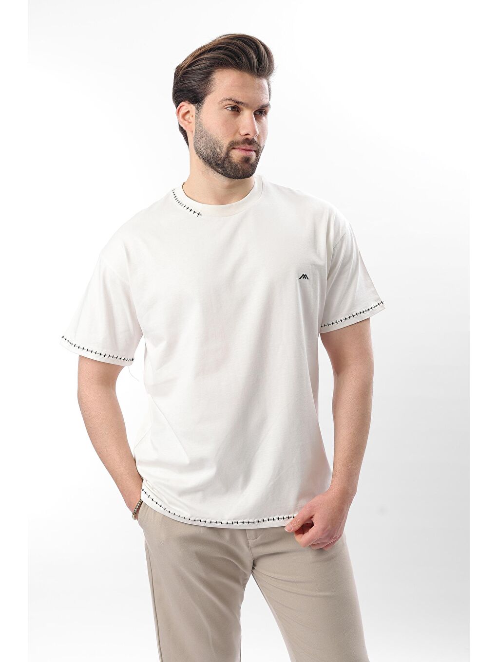 Ekru Nakış Detaylı Erkek %100 Pamuk Tişört E7112-2