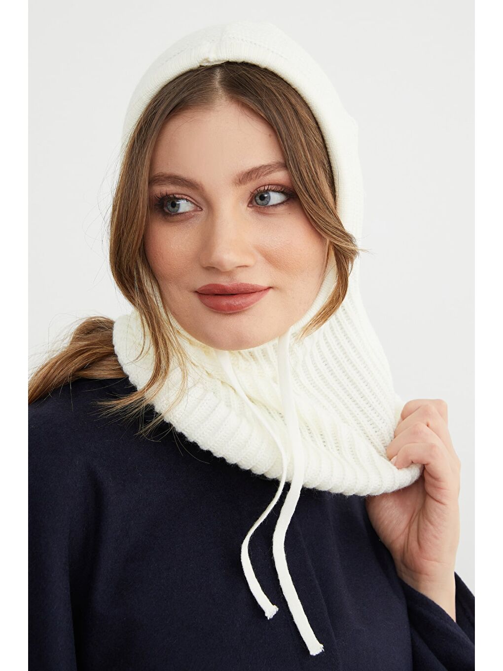 Ekru Basic Bağcıklı Triko Balaklava Bere-2