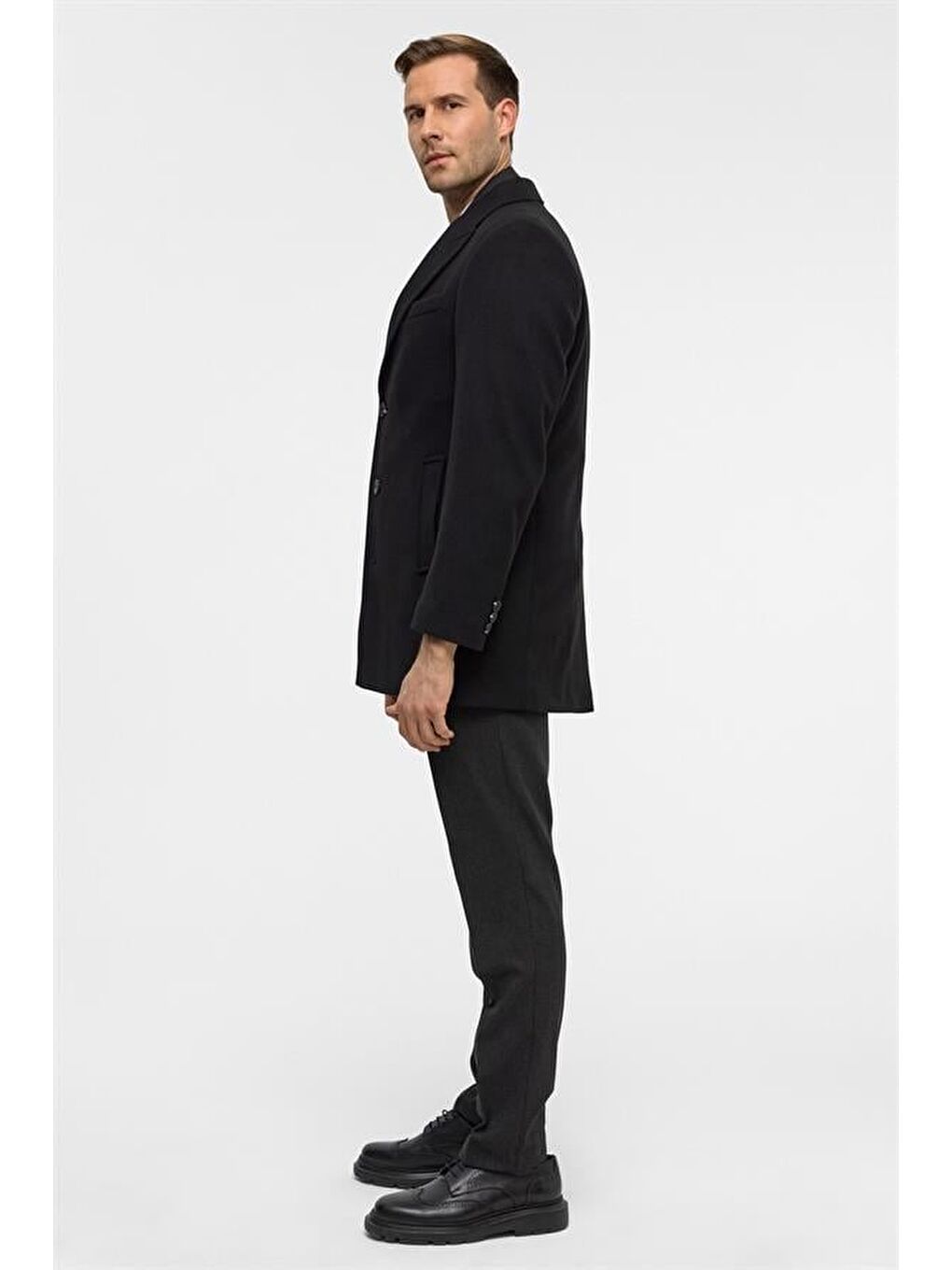 Siyah Slim Düz Sivri Yaka Kaban-9