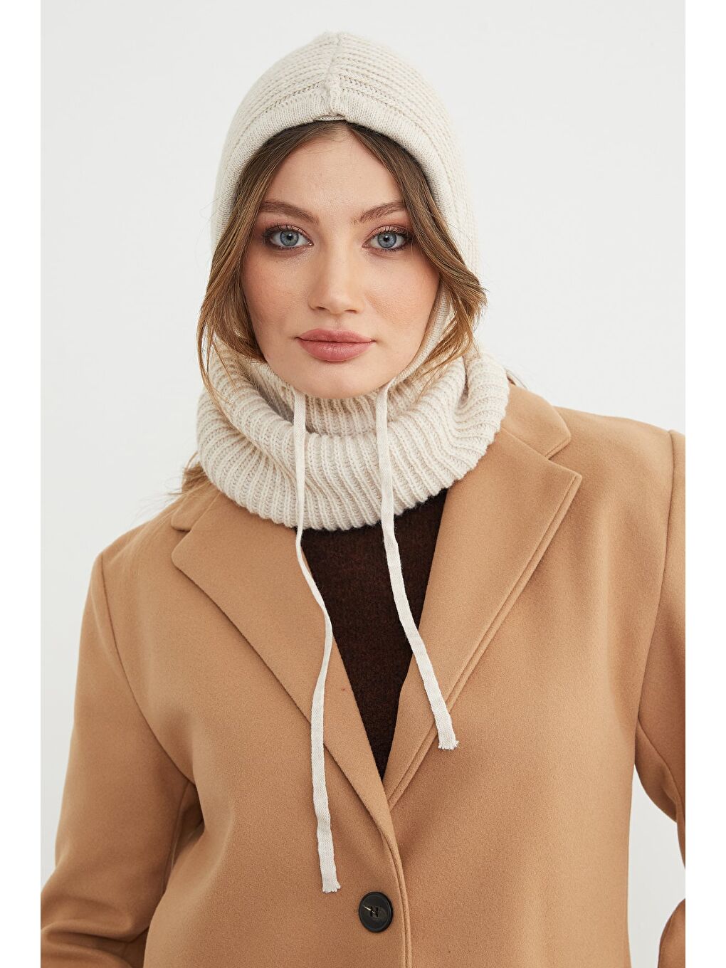 Bej Basic Bağcıklı Triko Balaklava Bere-1