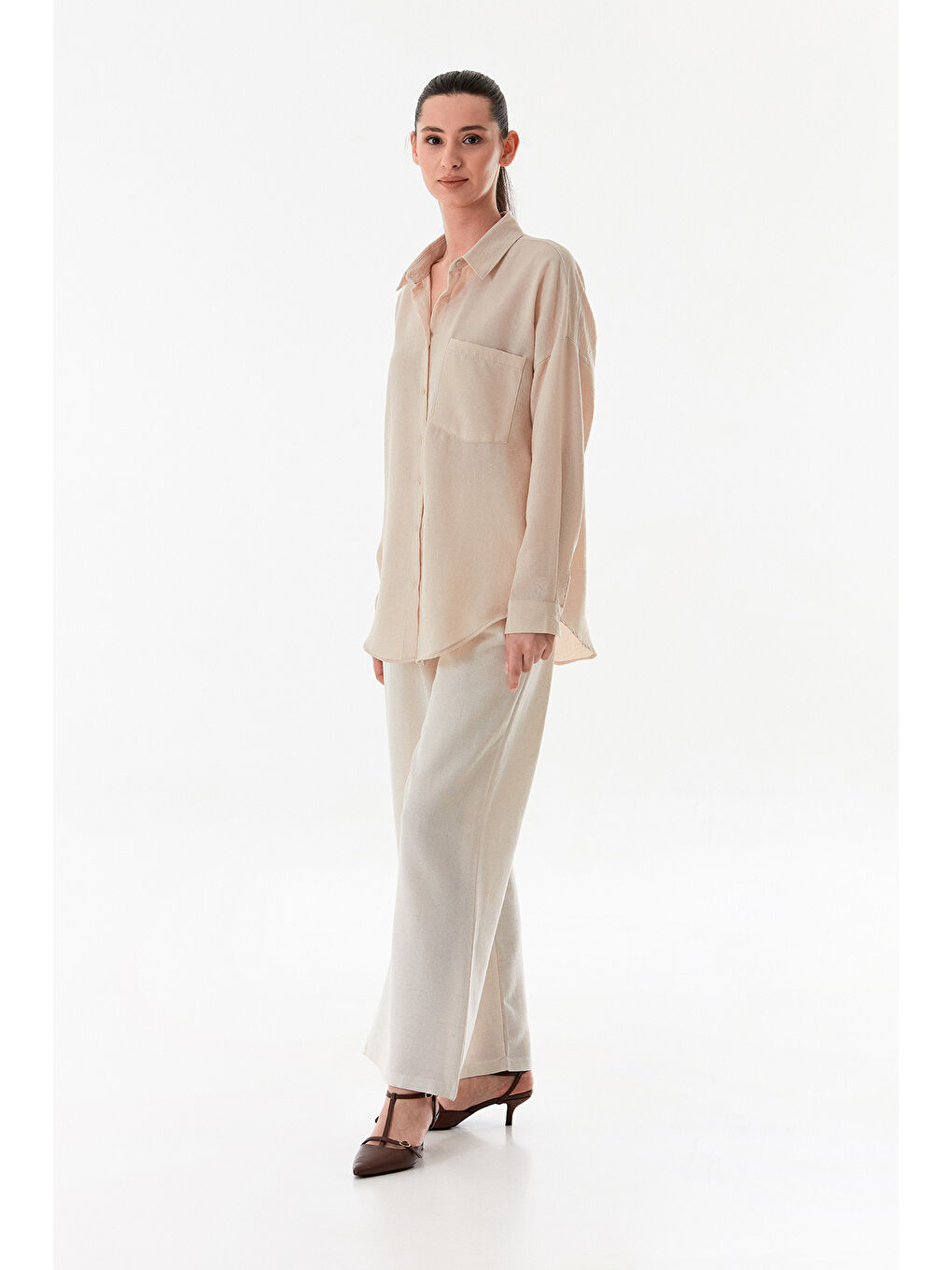 Bej Basic Tek Cepli Oversize Gömlek-1