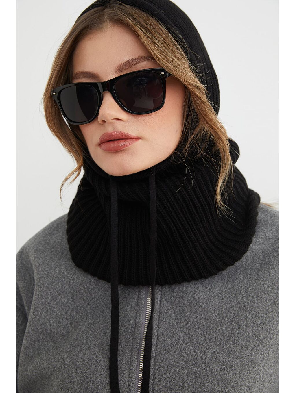 Siyah Basic Bağcıklı Triko Balaklava Bere-1