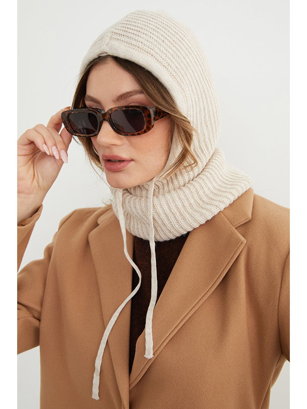 Bej Basic Bağcıklı Triko Balaklava Bere-4