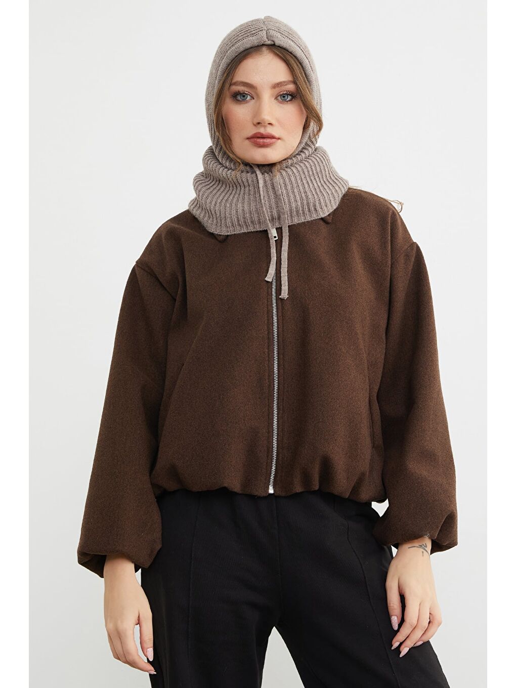 Bej Basic Bağcıklı Triko Balaklava Bere-1