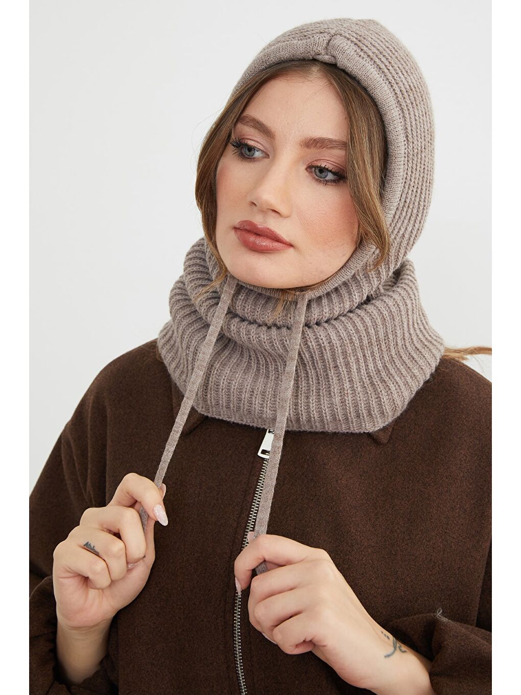 Bej Basic Bağcıklı Triko Balaklava Bere-3