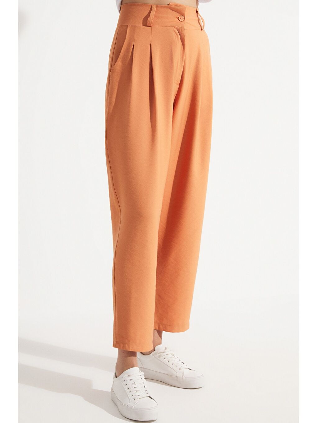 Turuncu Pili Detaylı Dökümlü Pantolon-3