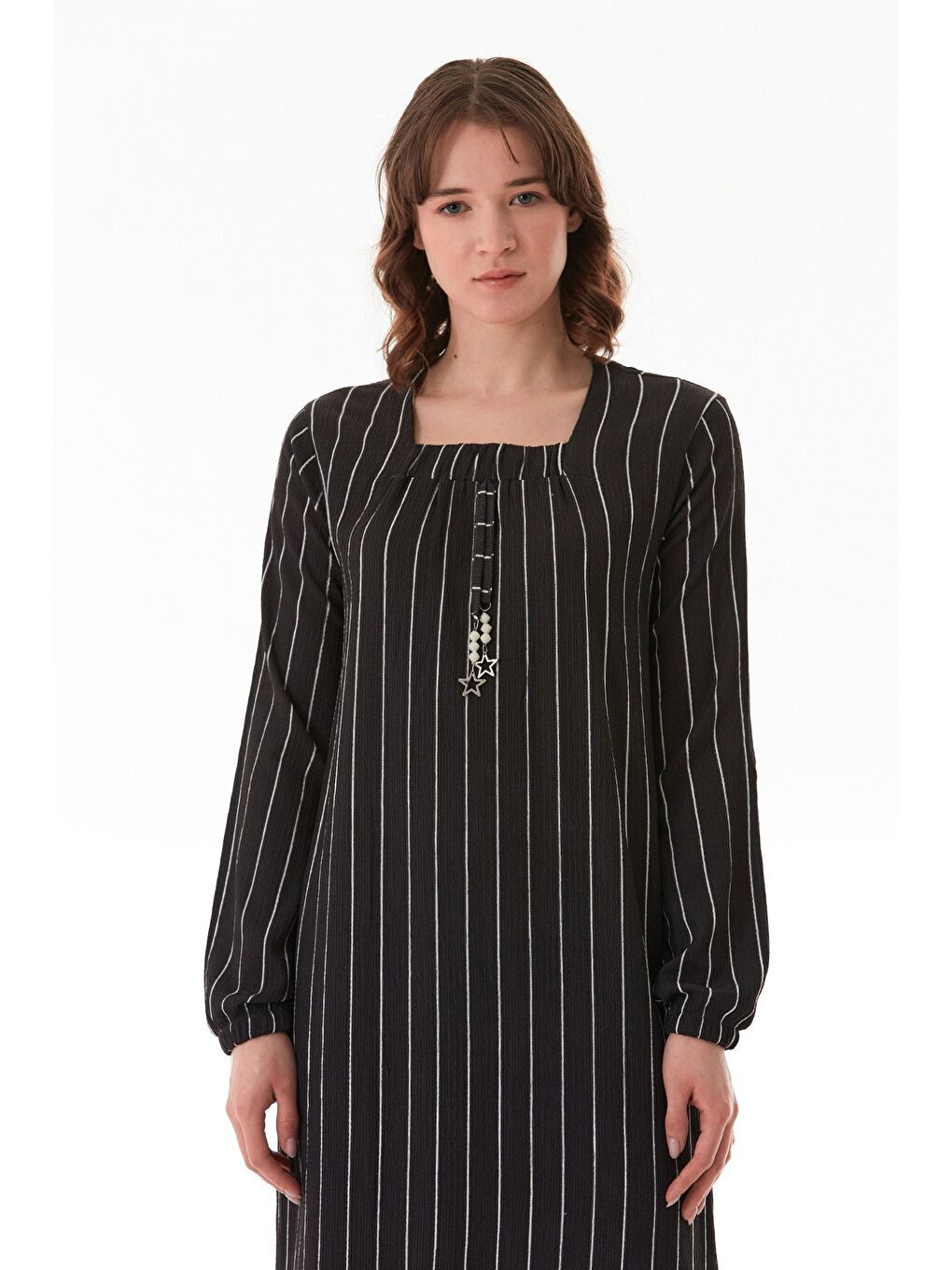 Antrasit Çizgili Büyük Beden Yıldız Aksesuarlı Elbise-1