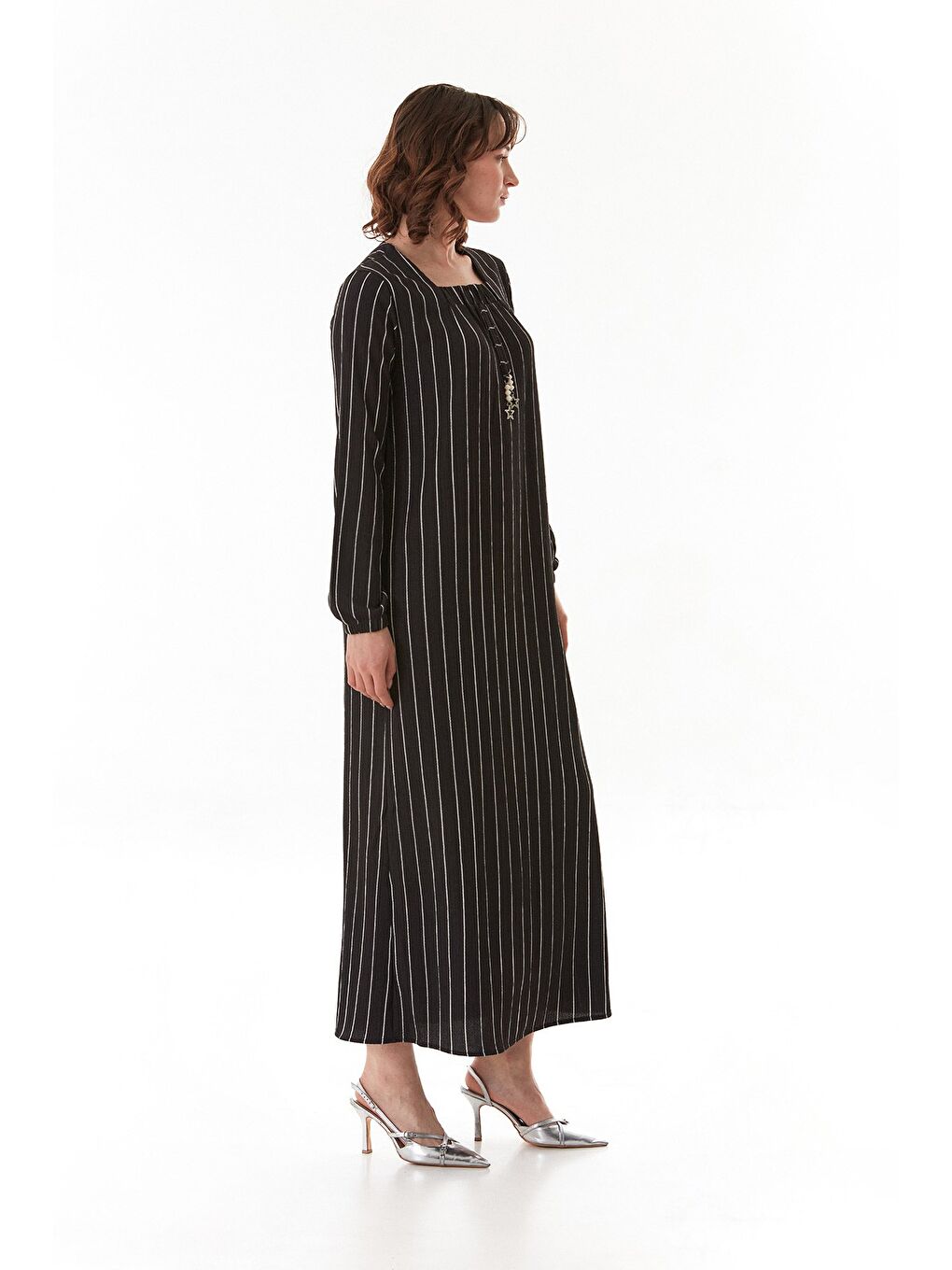 Antrasit Çizgili Büyük Beden Yıldız Aksesuarlı Elbise-2