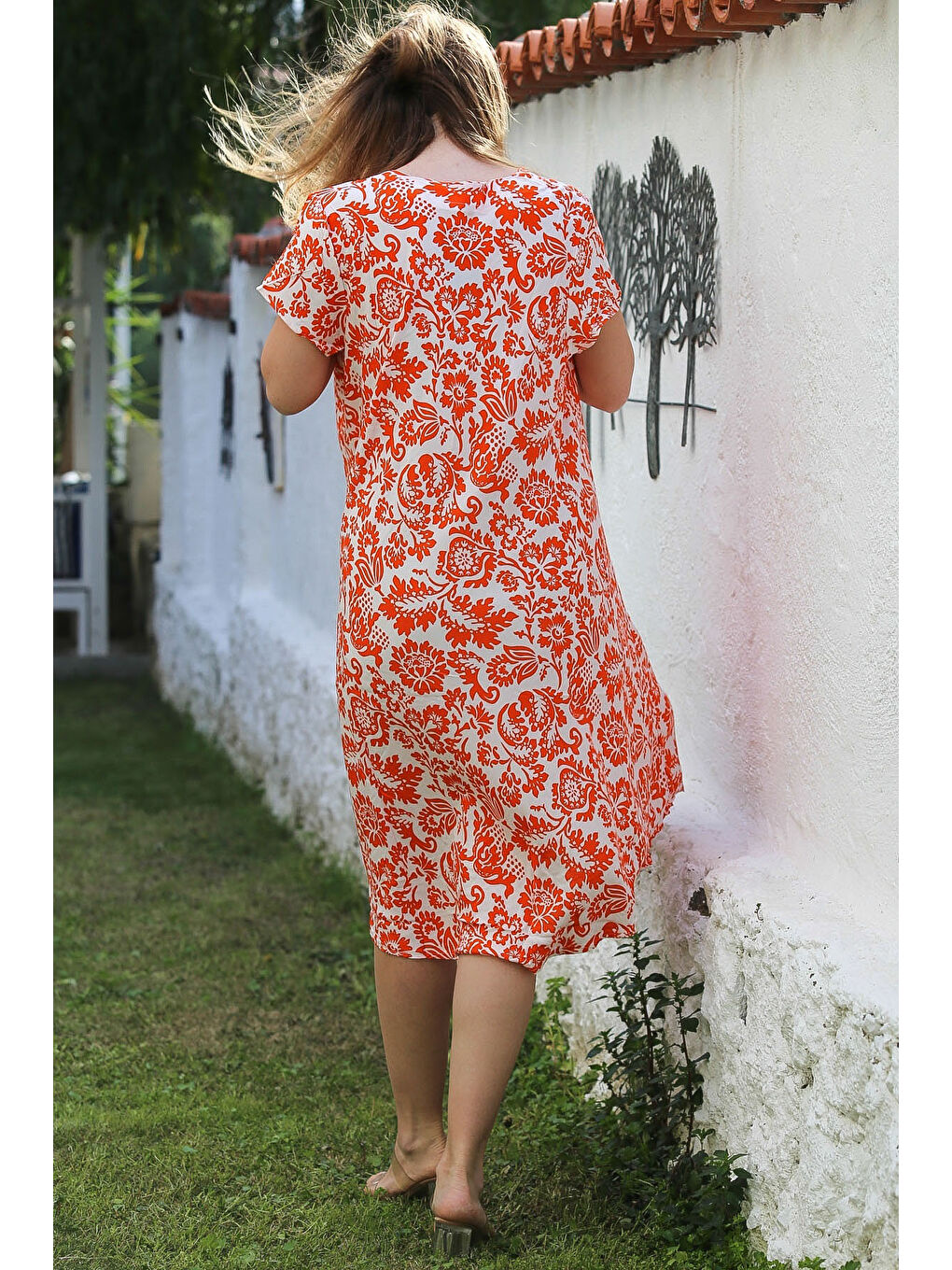 Turuncu-Beyaz V Yaka Düşük Kol Allover Baskılı Casual Viskon Dokuma Elbise 115 66-4