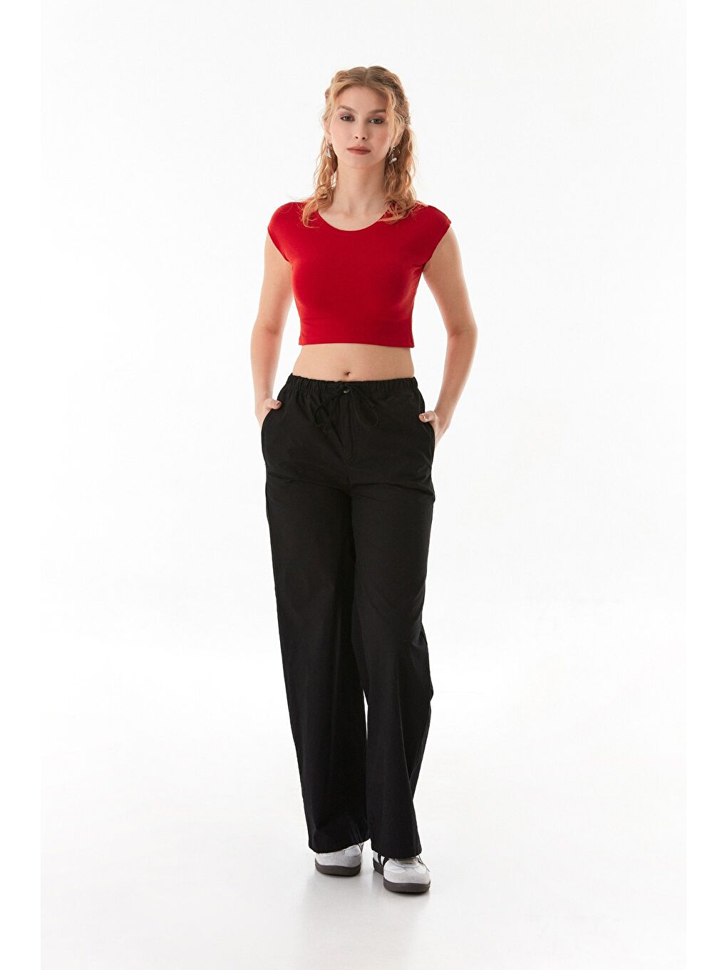 Siyah Beli Lastikli Paraşüt Kumaş Pantolon