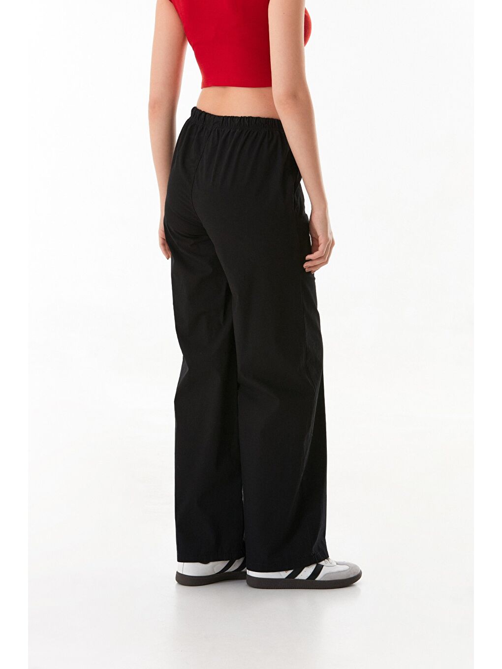 Siyah Beli Lastikli Paraşüt Kumaş Pantolon-3