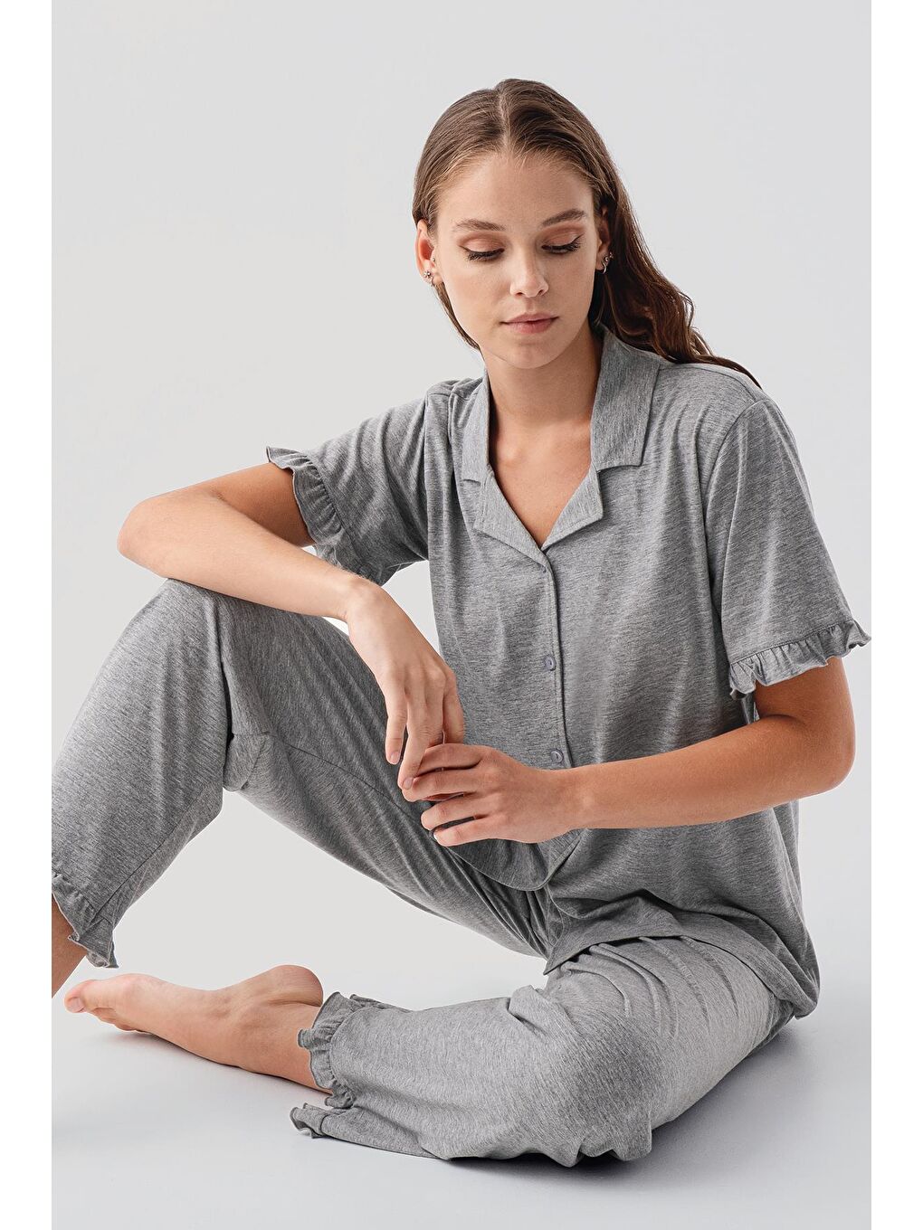 Gri Kısa Kollu Düğmeli Fırfırlı Pamuklu Pijama Takım 19219-2