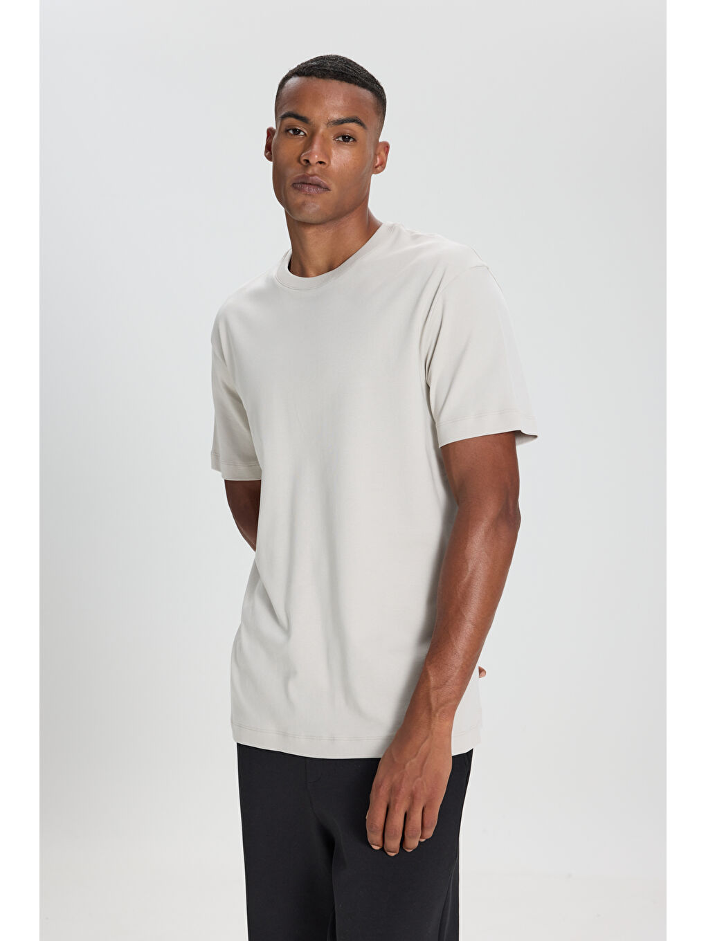 Bej Erkek Taş %100 Pamuk Modern Fit Normal Kesim Bisiklet Yaka Tişört