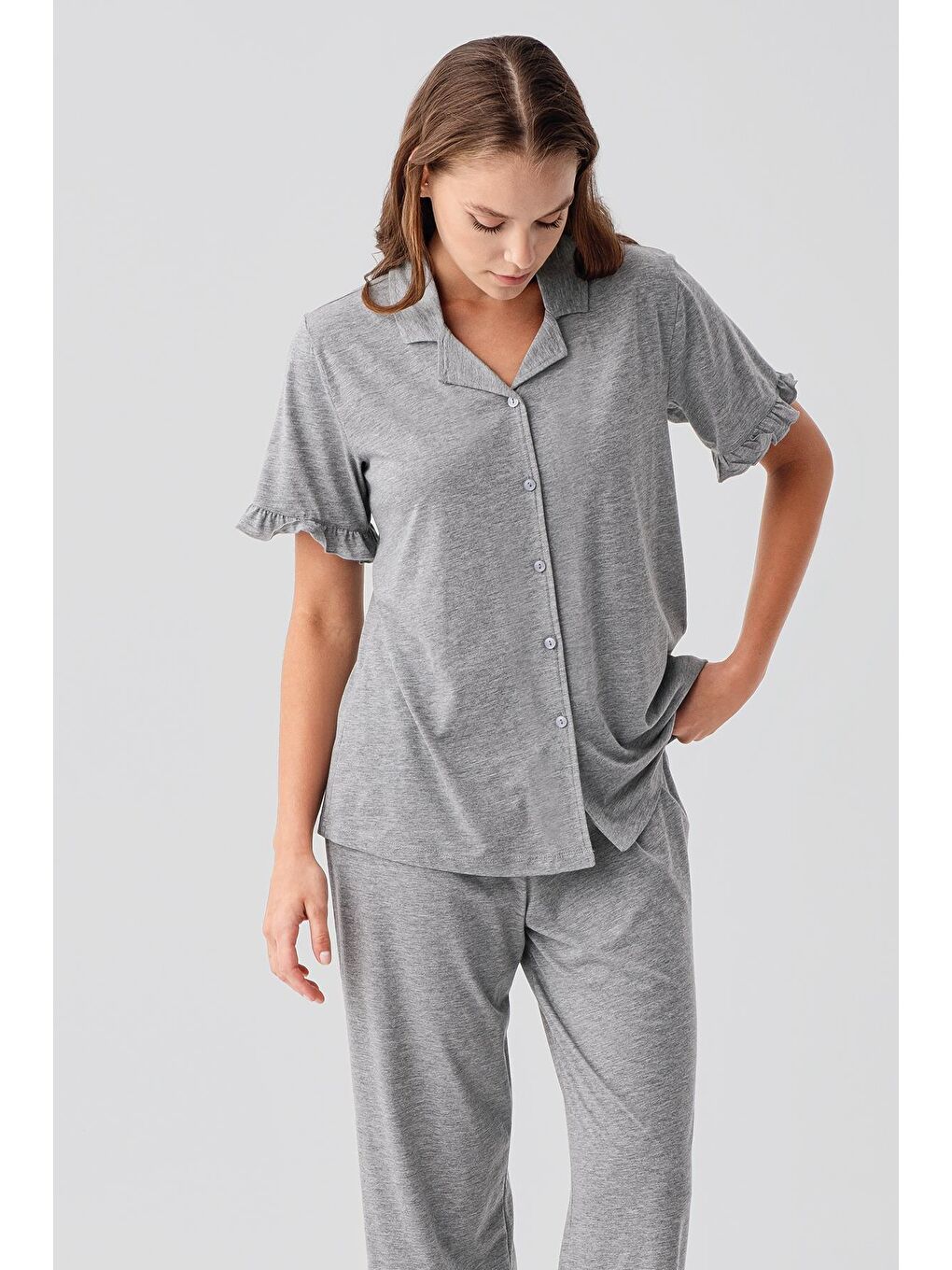 Gri Kısa Kollu Düğmeli Fırfırlı Pamuklu Pijama Takım 19219-4