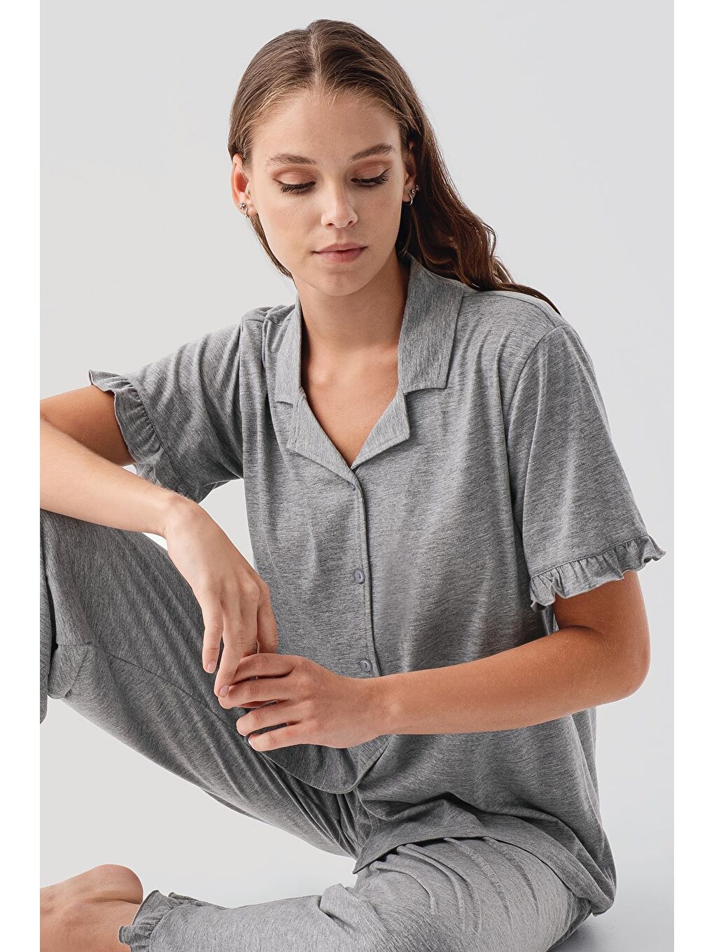 Gri Kısa Kollu Düğmeli Fırfırlı Pamuklu Pijama Takım 19219-5