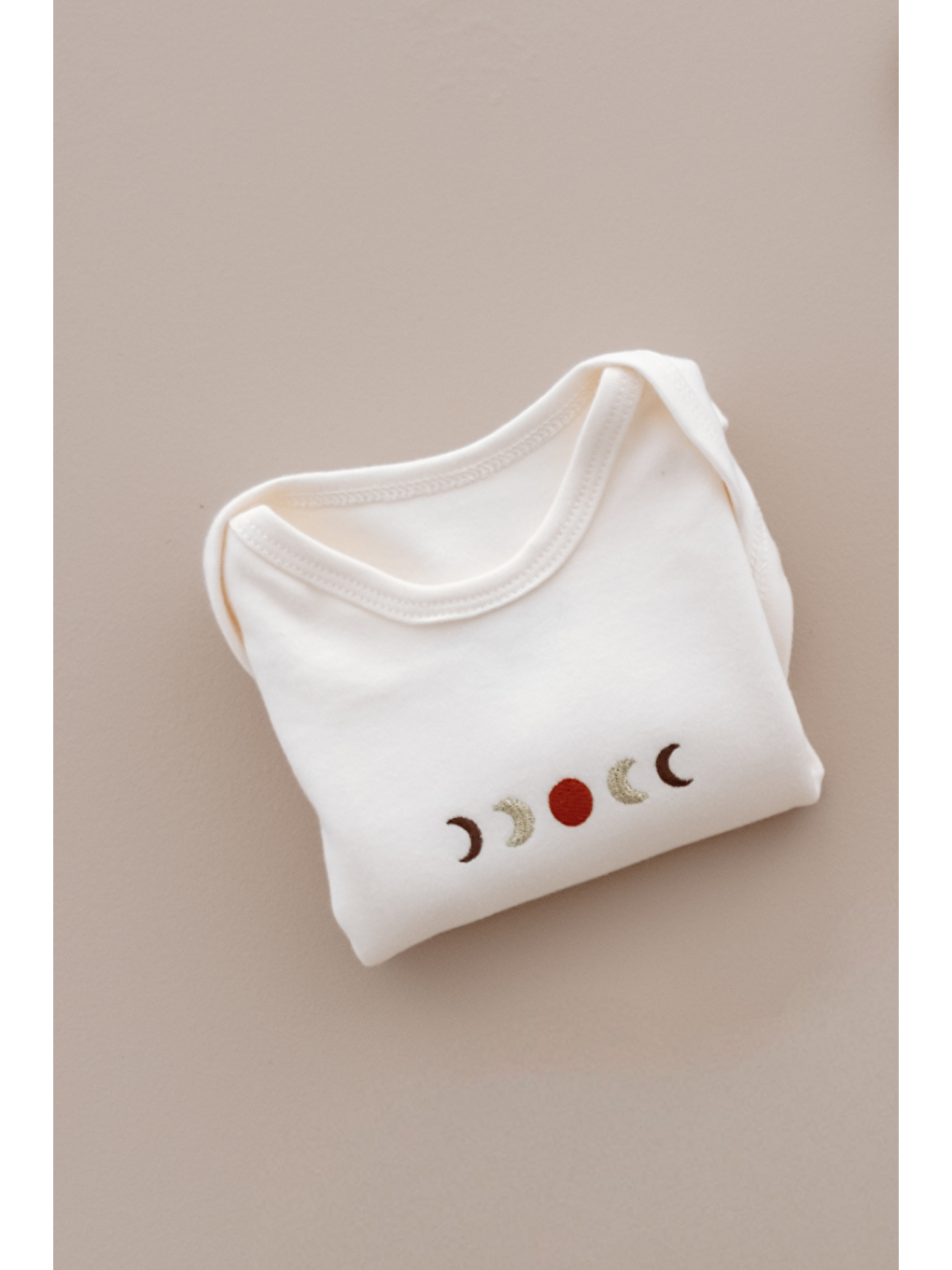 Ekru Ay Nakışlı Kısa Kollu Çıtçıtlı Bebek Body-1