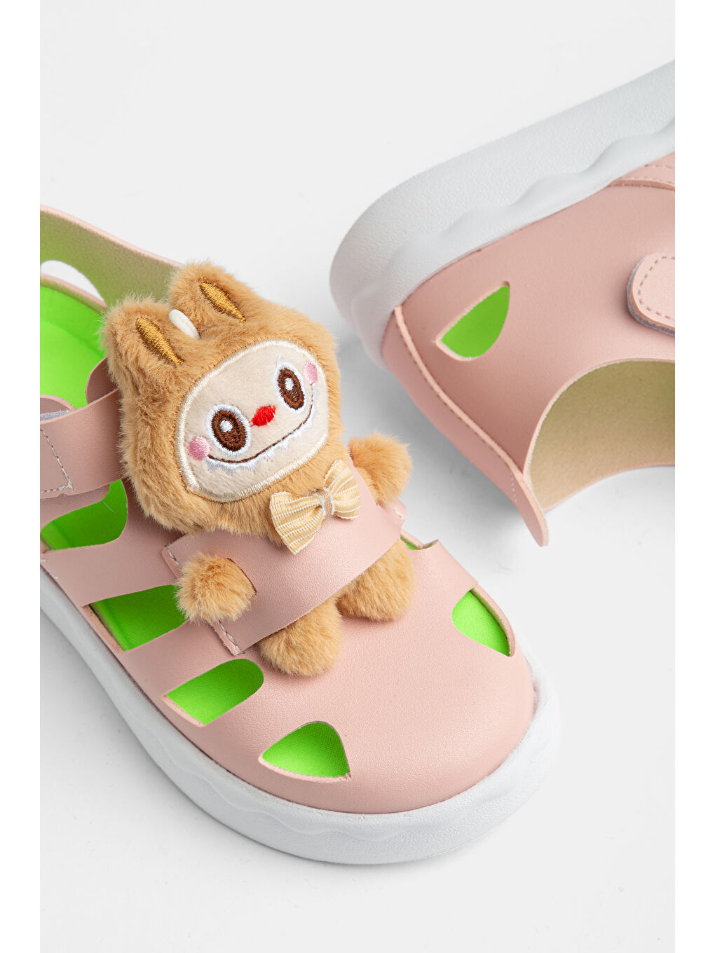 Pembe Çocuk Unisex Pudra Hafif Taban Ayıcık Detaylı Cırtlı Sandalet-3