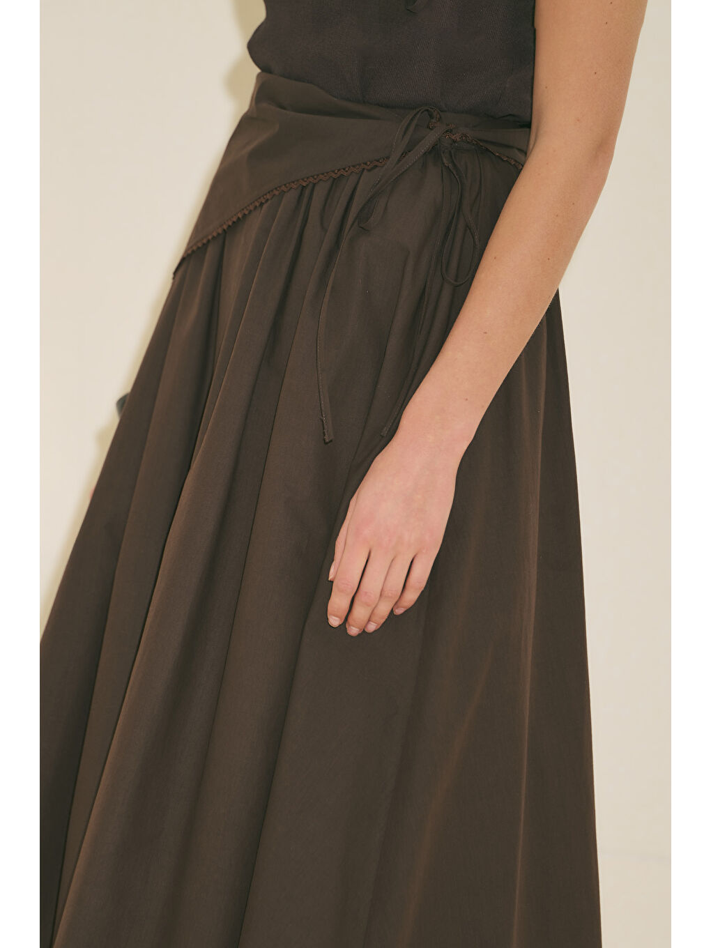 Önü Düğmeli Poplin Etek Kahverengi-1