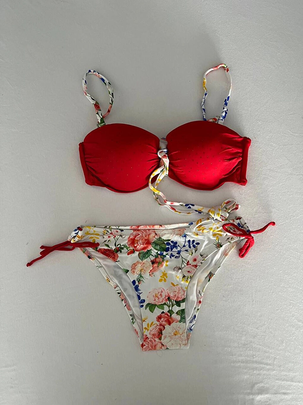 Kadın Kırmızı Taş İşlemeli Astarlı Bikini Takım HZL25S-LC208-1