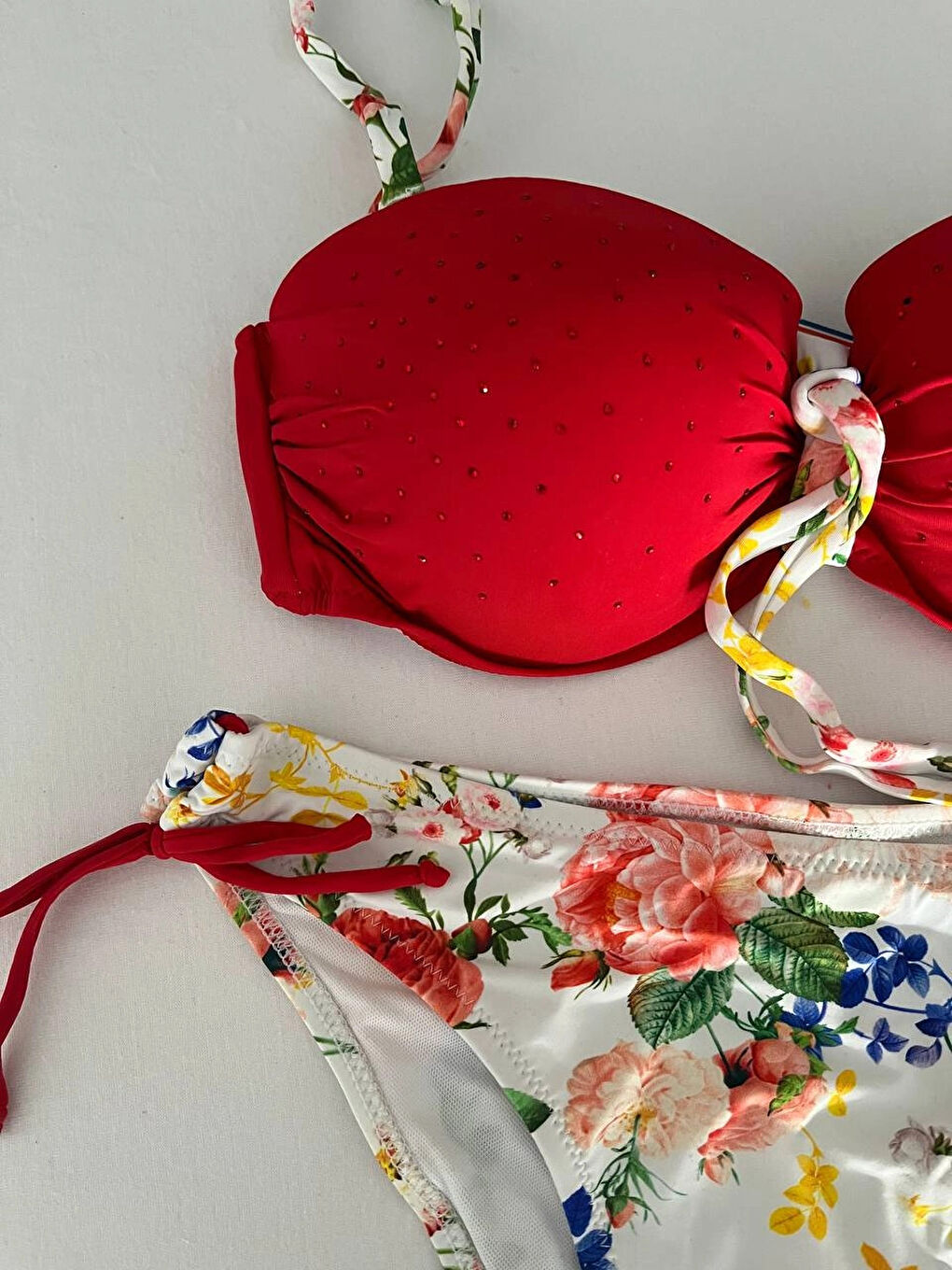 Kadın Kırmızı Taş İşlemeli Astarlı Bikini Takım HZL25S-LC208-2