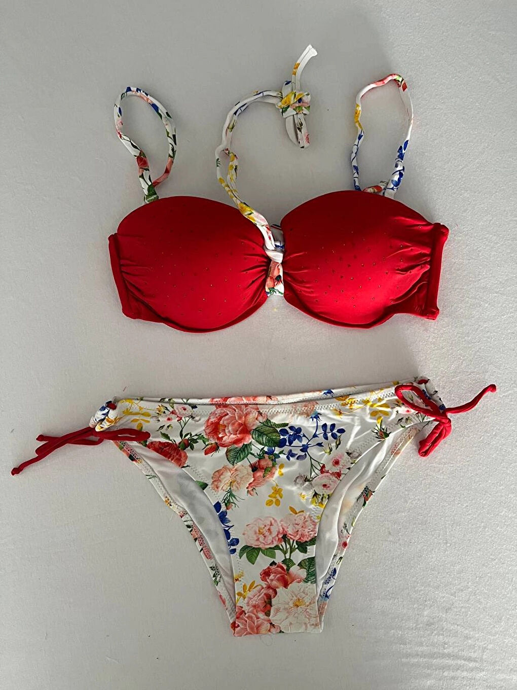 Kadın Kırmızı Taş İşlemeli Astarlı Bikini Takım HZL25S-LC208-4